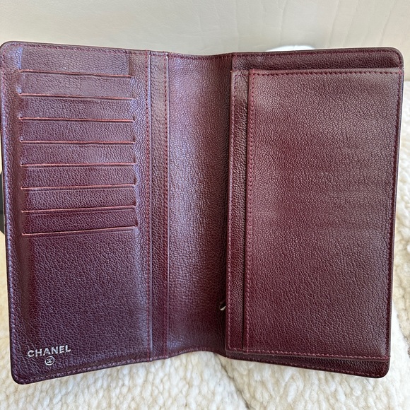 RARE Chanel Bifold Long Wallet in Bicolor Leather Black/Burgundy - Picture 4 of 5